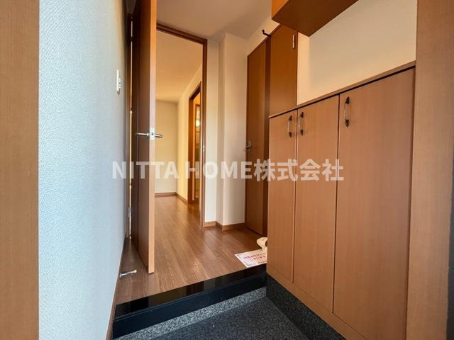 グランソーレの玄関|室内はフローリングで使い勝手もＧＯＯＤ☆