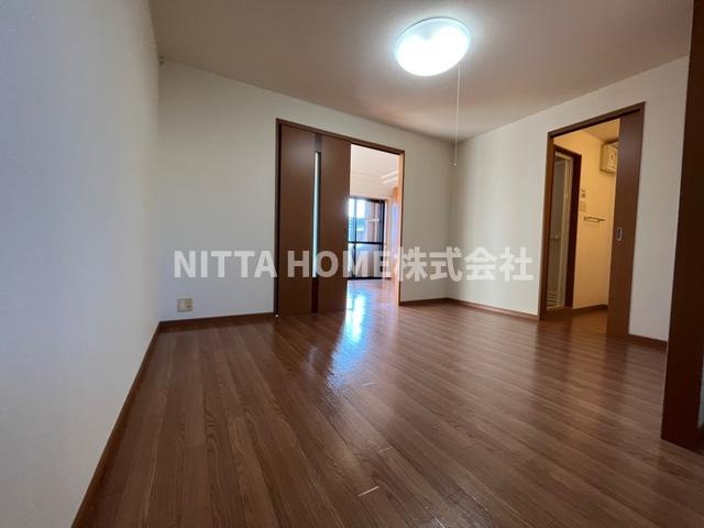 グランソーレの内装|陽当り良く明るい室内です♪