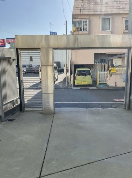 西保木間貸家の駐車場|写真は以前のものを使用しています。