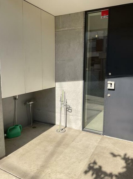 西保木間貸家のロビー|写真は以前のものを使用しています。