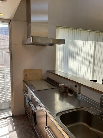 西保木間貸家のキッチン|写真は以前のものを使用しています。