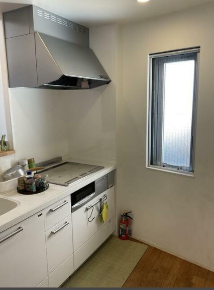 西保木間貸家のキッチン|写真は以前のものを使用しています。