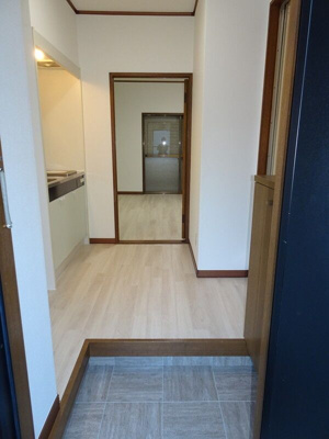 【玄関】 | メイプル田中B | 参考写真（同物件別部屋）