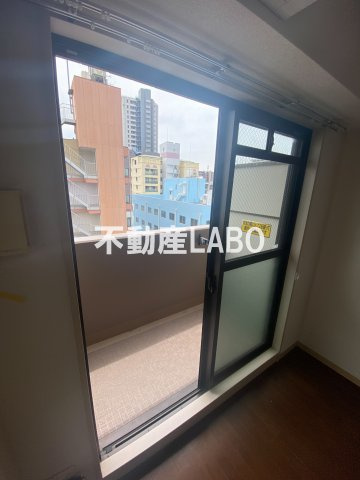 ジュネーゼグラン南堀江のバルコニー