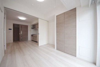 【寝室】 | ルフレプレミアム向島 | 落ち着いた色調の寝室です