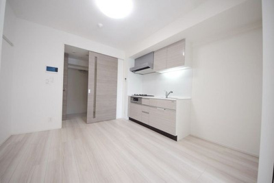 【居間・リビング】 | ルフレプレミアム向島 | こちらの居間で趣味の時間をお楽しみください