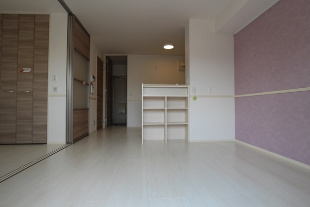 アモリール津福の洋室|明るい洋室です