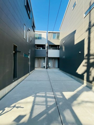 【前面道路含む現地写真】 | 鶴見区安田一丁目新築戸建