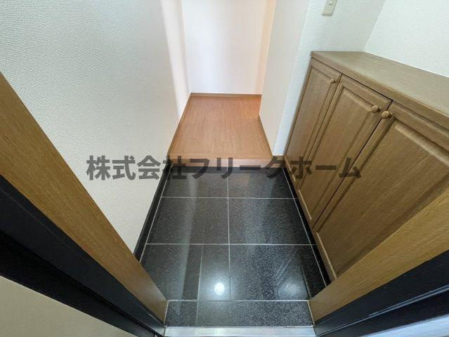 武蔵野市西久保２丁目の賃貸マンションの玄関