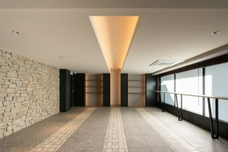 ザ・グラヴィティ新宿のロビー