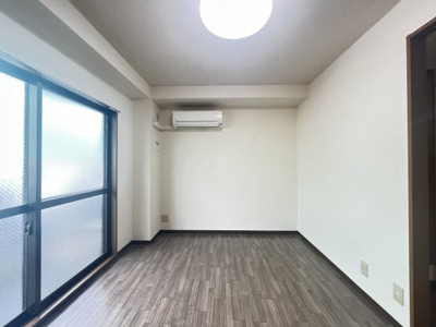 【寝室】 | エムローズ太子橋