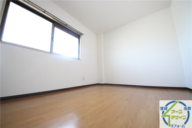 フィオーレ・ヤマダの洋室