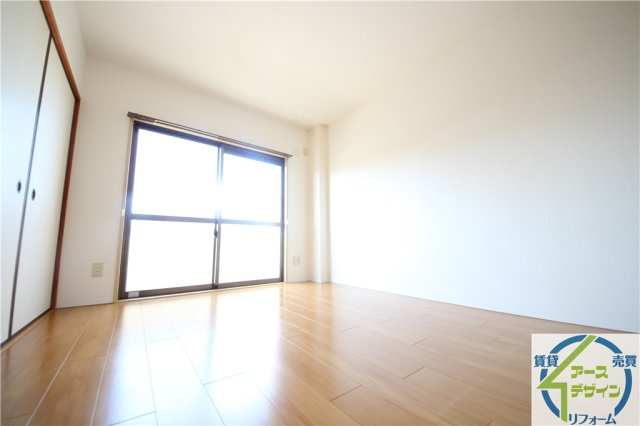 フィオーレ・ヤマダの洋室