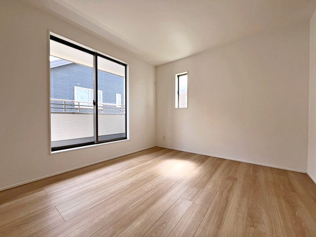 新築戸建・新築建売　福島市森合字北谷地　森合小学校・第四中学校の洋室|7帖の洋室はゆとりがありご夫婦の主寝室としておすすめです！