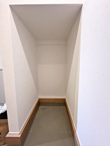 新築戸建・新築建売　福島市森合字北谷地　森合小学校・第四中学校の収納|シューズクロークはベビーカーやカー用品などの収納に便利です！