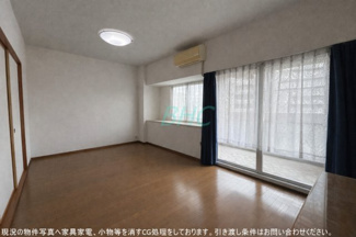 【居間・リビング】 | メゾンドール瀬田･公園都市Ⅰ番館 | 南側開口部からは陽光が差し込み、室内を明るく照らしてくれます。