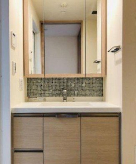 ディアスタ早稲田諏訪通りの独立洗面台