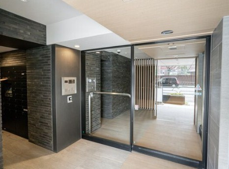 ディアスタ早稲田諏訪通りのエントランス