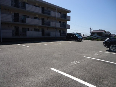 【駐車場】 | ヴィラグランテ