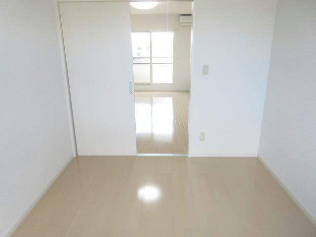クレストⅡ(西15南12)の洋室
