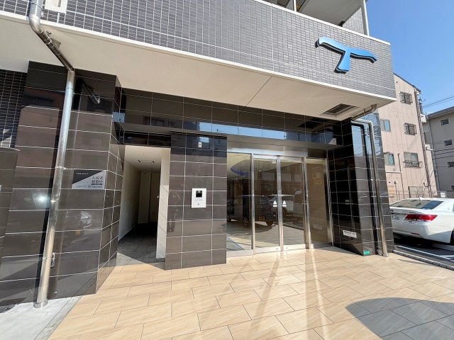 セレニテ十三ミラクのエントランス