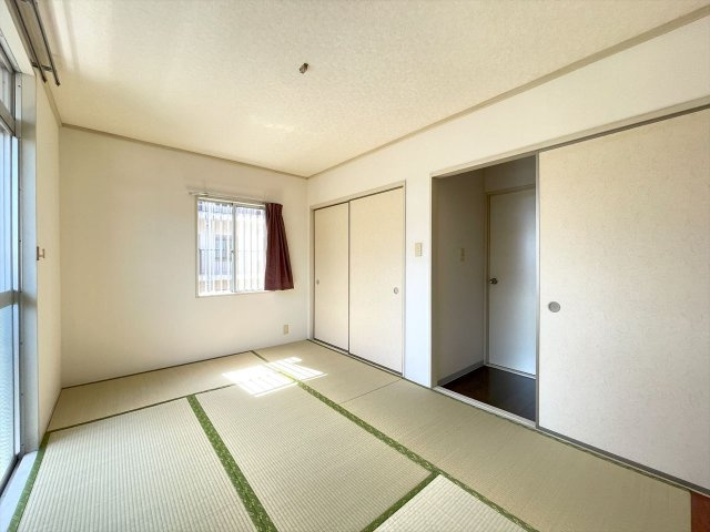 春日部市南３丁目のアパートの和室