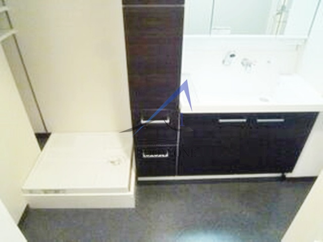 クレア白金高輪の設備|洗濯機置場です。