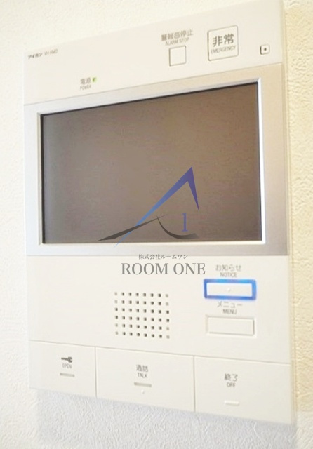 ルーブル三軒茶屋伍番館のセキュリティ|モニター付インターホンです。