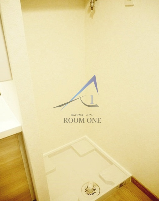 ルーブル三軒茶屋伍番館のその他|洗濯機置場です。