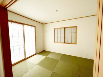 【和室】 | 姫路市花田町小川　中古戸建 | ２面彩光で明るく、癒しの空間