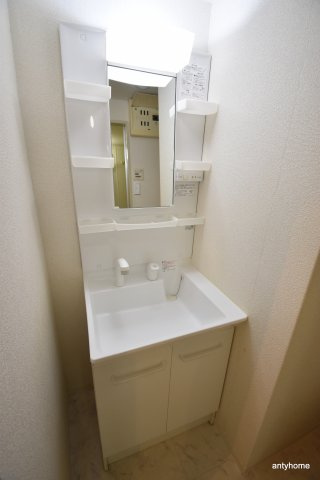 カサ・ソル・パティオB棟　仲介手数料無料の洗面所