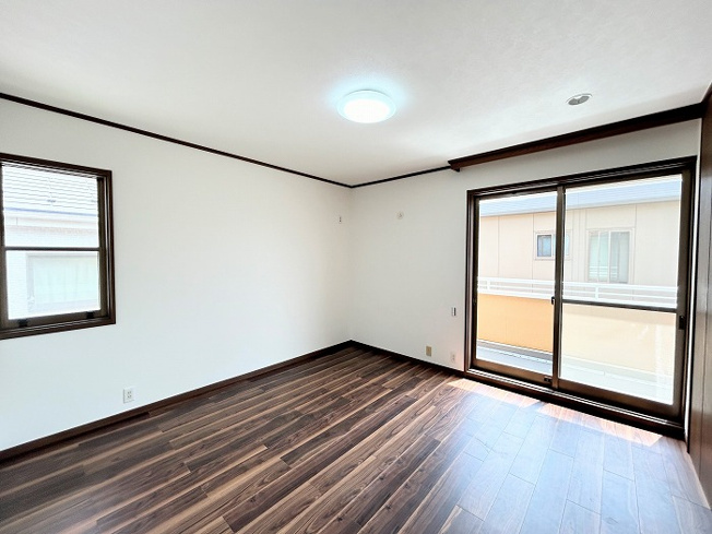 【洋室】 | アトムセレクト八千代市八千代台北中古戸建 | 2階南東側洋室8帖
