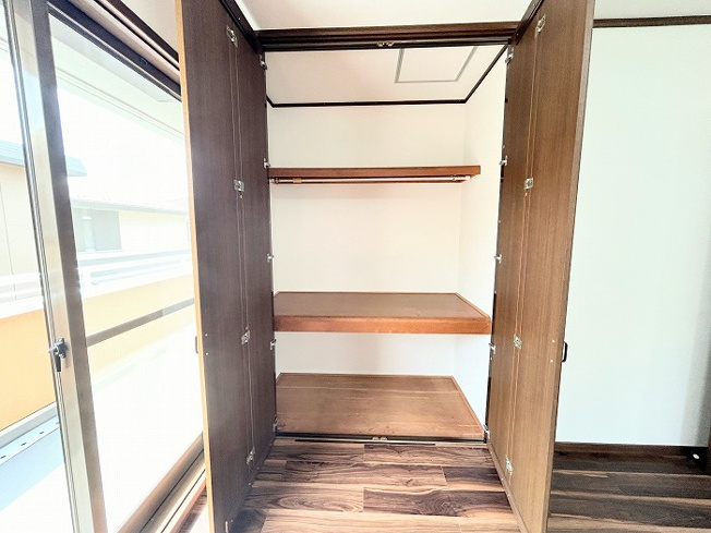 【収納】 | アトムセレクト八千代市八千代台北中古戸建 | 2階南東側洋室8帖クローゼット