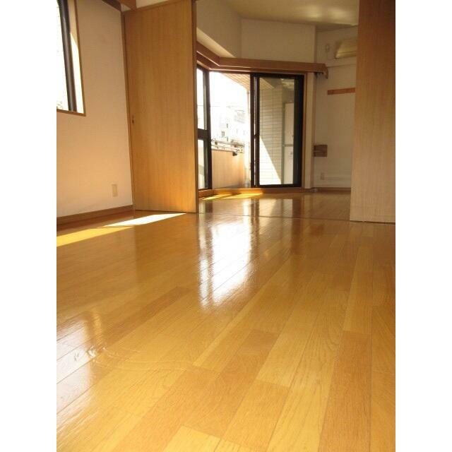 文京ツインタワーの洋室