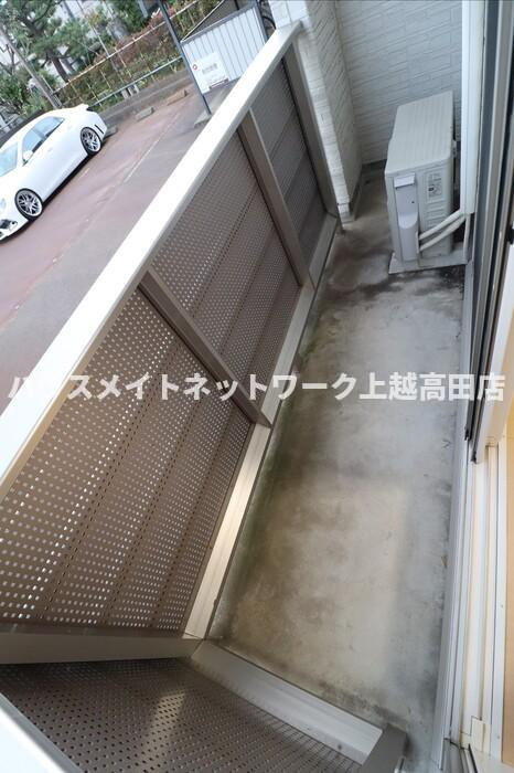 グランブルーのバルコニー|バルコニー（参考反転タイプ102号室写真）
