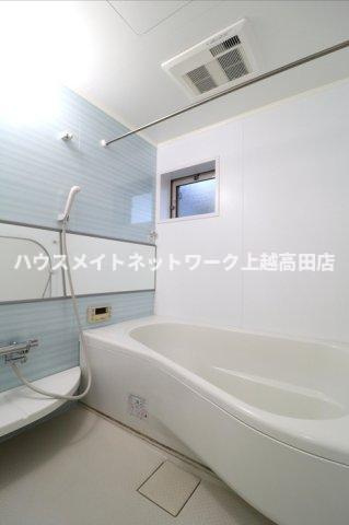 グランブルーの浴室|浴室（参考反転タイプ102号室写真）
