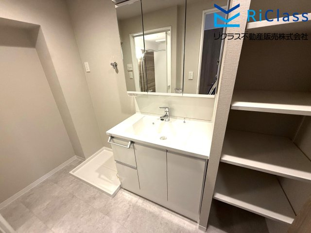 甲南第2兵庫ハイムの独立洗面台|ランドリースペースあります
収納あります