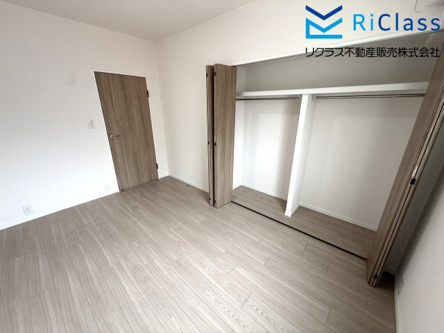 甲南第2兵庫ハイムの洋室|大きなクローゼットあります