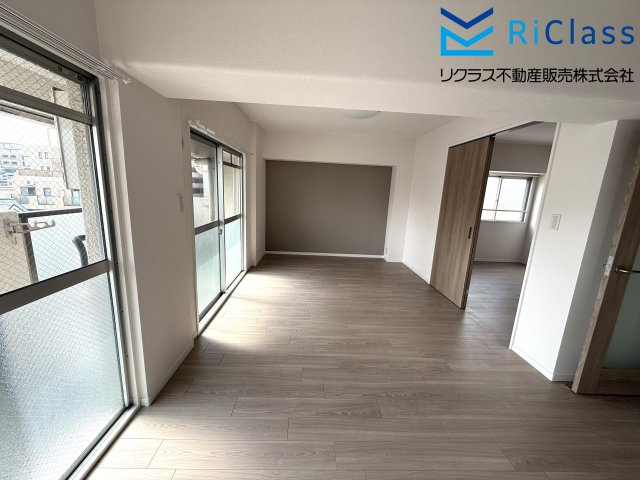 甲南第2兵庫ハイムの居間・リビング|ゆったり過ごせる居間です