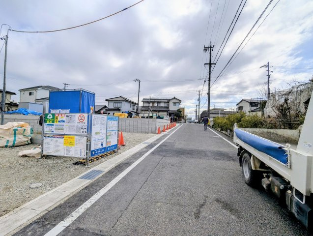 瀬戸市西寺山町第2　全5棟の前面道路含む現地写真
