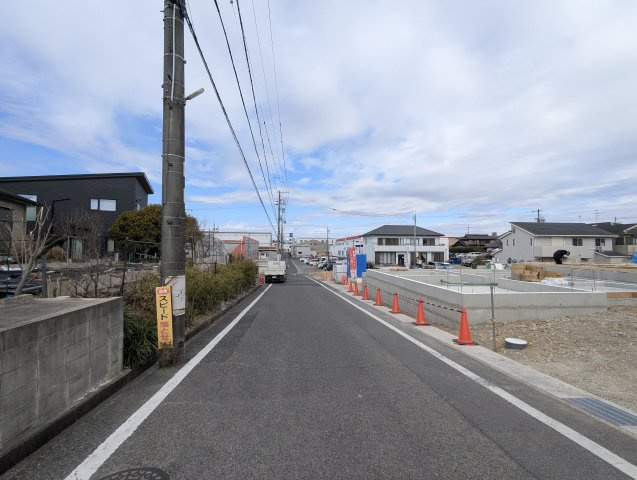瀬戸市西寺山町第2　全5棟の前面道路含む現地写真