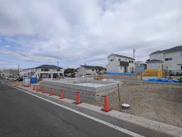 瀬戸市西寺山町第2　全5棟の前面道路含む現地写真
