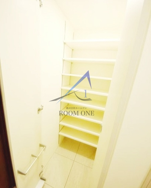 ＡＲＴＥＳＳＩＭＯ　ＥＳＩＳの内装