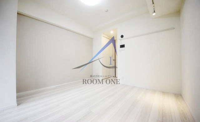 ＡＲＴＥＳＳＩＭＯ　ＥＳＩＳの居間・リビング|洋室のお部屋です。