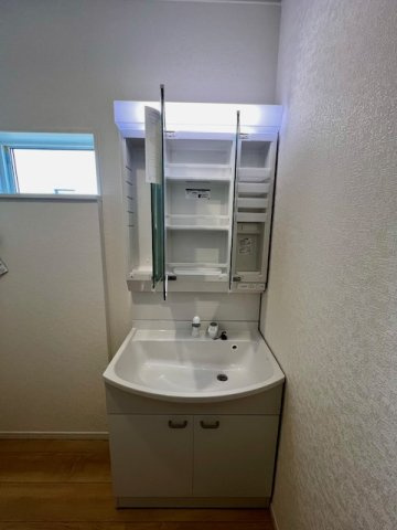 久留米市善導寺町飯田第６の独立洗面台