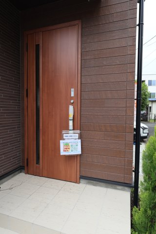 《仲介手数料無料》志木市上宗岡３丁目11-22新築一戸建てブルーミングガーデンの玄関