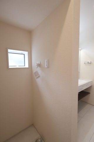 《仲介手数料無料》志木市上宗岡３丁目11-22新築一戸建てブルーミングガーデンのランドリースペース