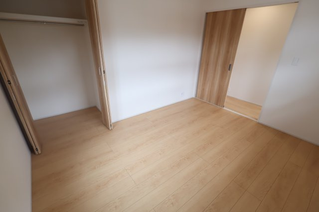 《仲介手数料無料》志木市上宗岡３丁目11-22新築一戸建てブルーミングガーデンの洋室|2階 6.2帖