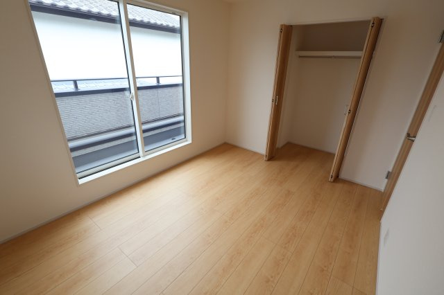 《仲介手数料無料》志木市上宗岡３丁目11-22新築一戸建てブルーミングガーデンの洋室|2階 6帖
