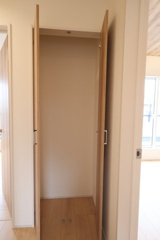 《仲介手数料無料》志木市上宗岡３丁目11-22新築一戸建てブルーミングガーデンの収納